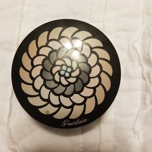 Guerlain Meteorites illuminating Iridescent Powder